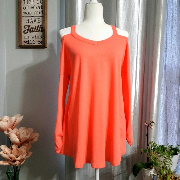 Umgee Cold-Shoulder Top - Picture 1 of 7